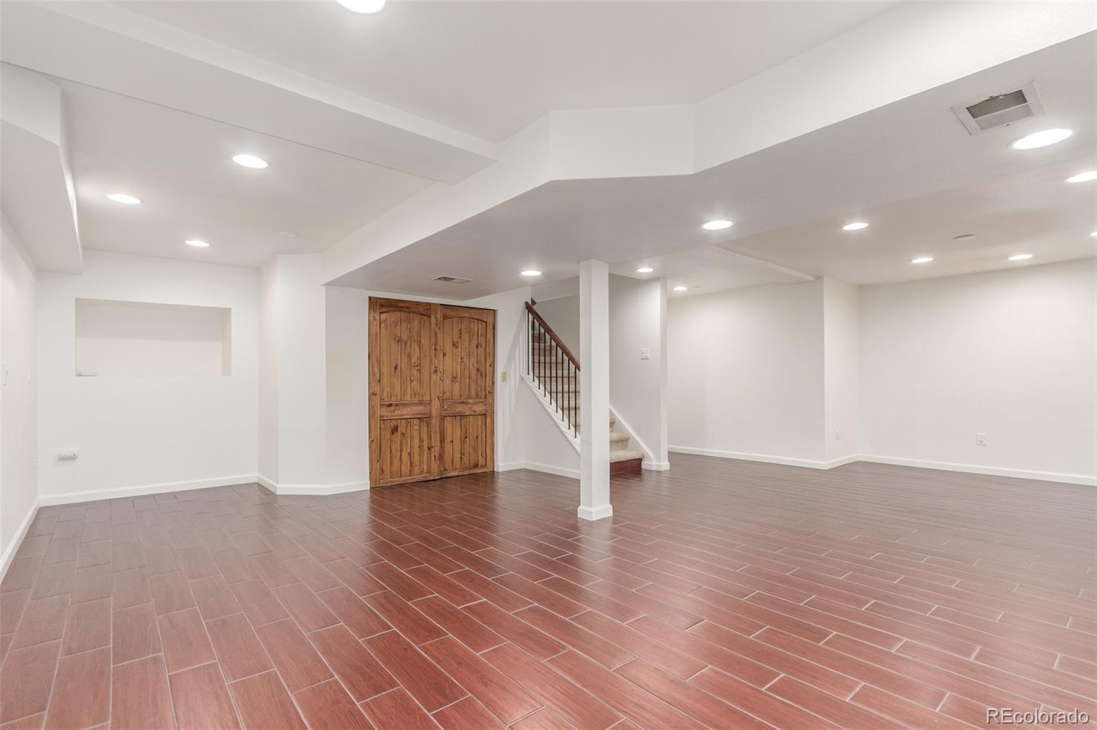 6006 S Kingston Circle