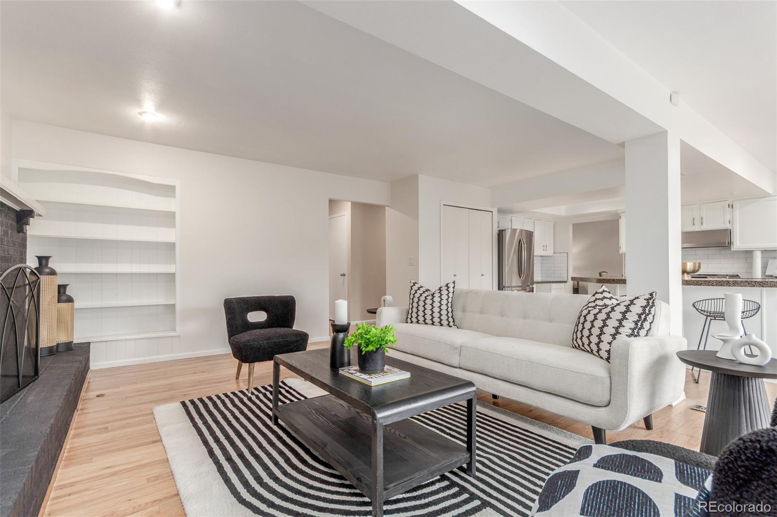 6006 S Kingston Circle