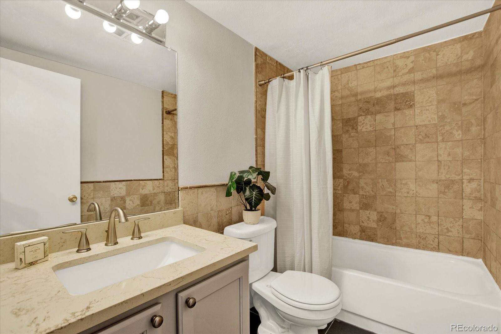 1350 Josephine Street Unit: 206