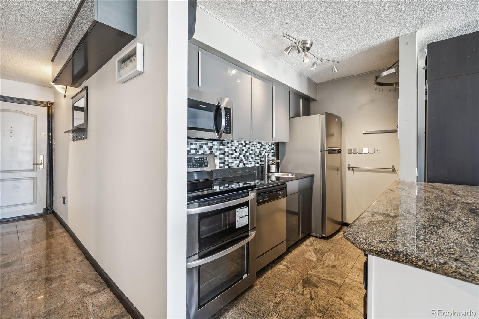 1020 15th Street Unit: 14F