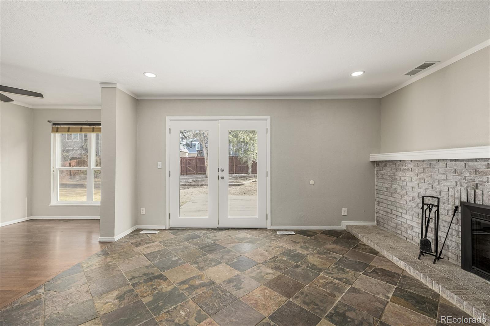 15885 E Kepner Drive