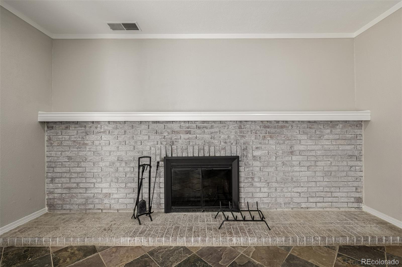 15885 E Kepner Drive