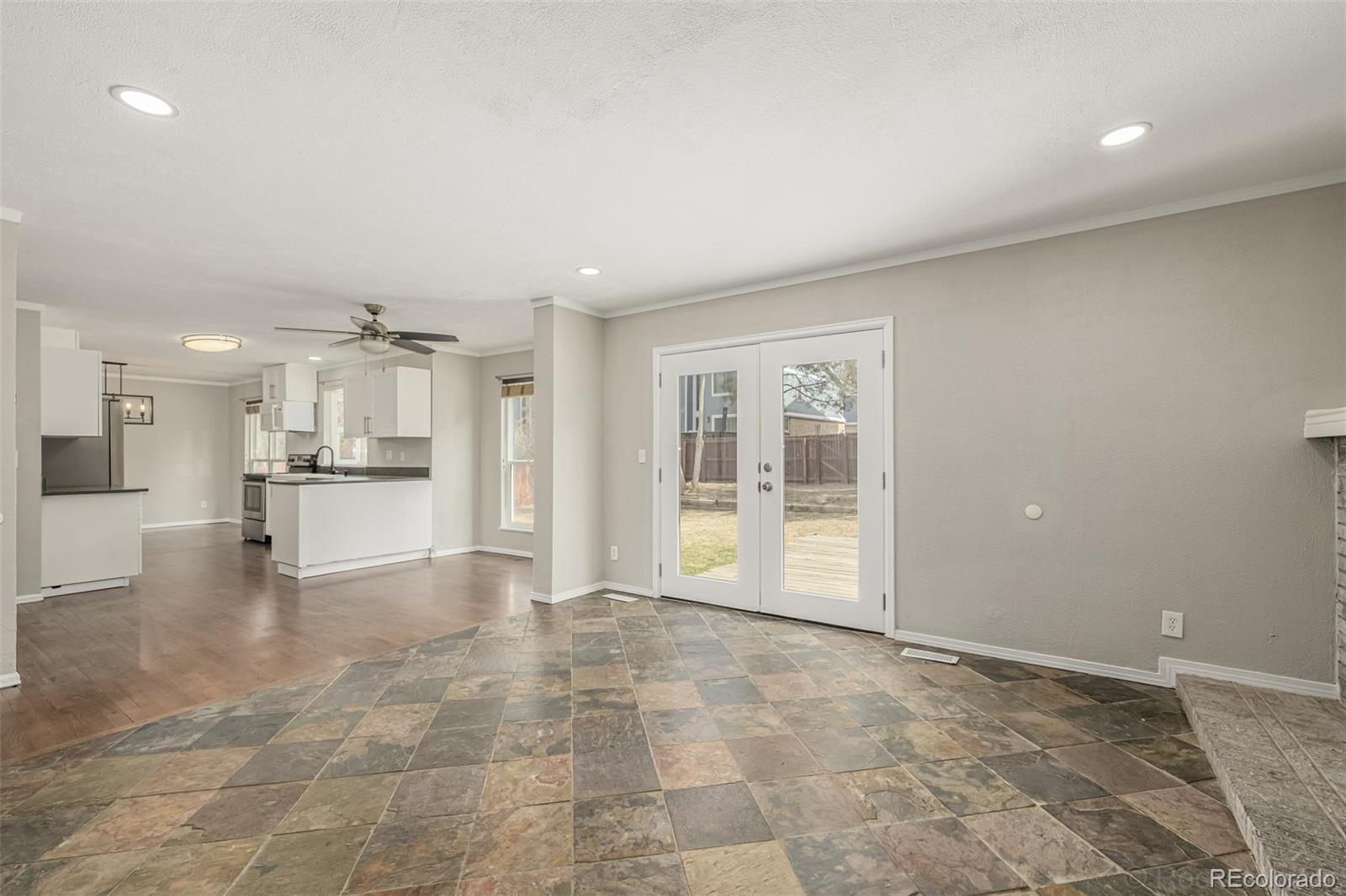 15885 E Kepner Drive