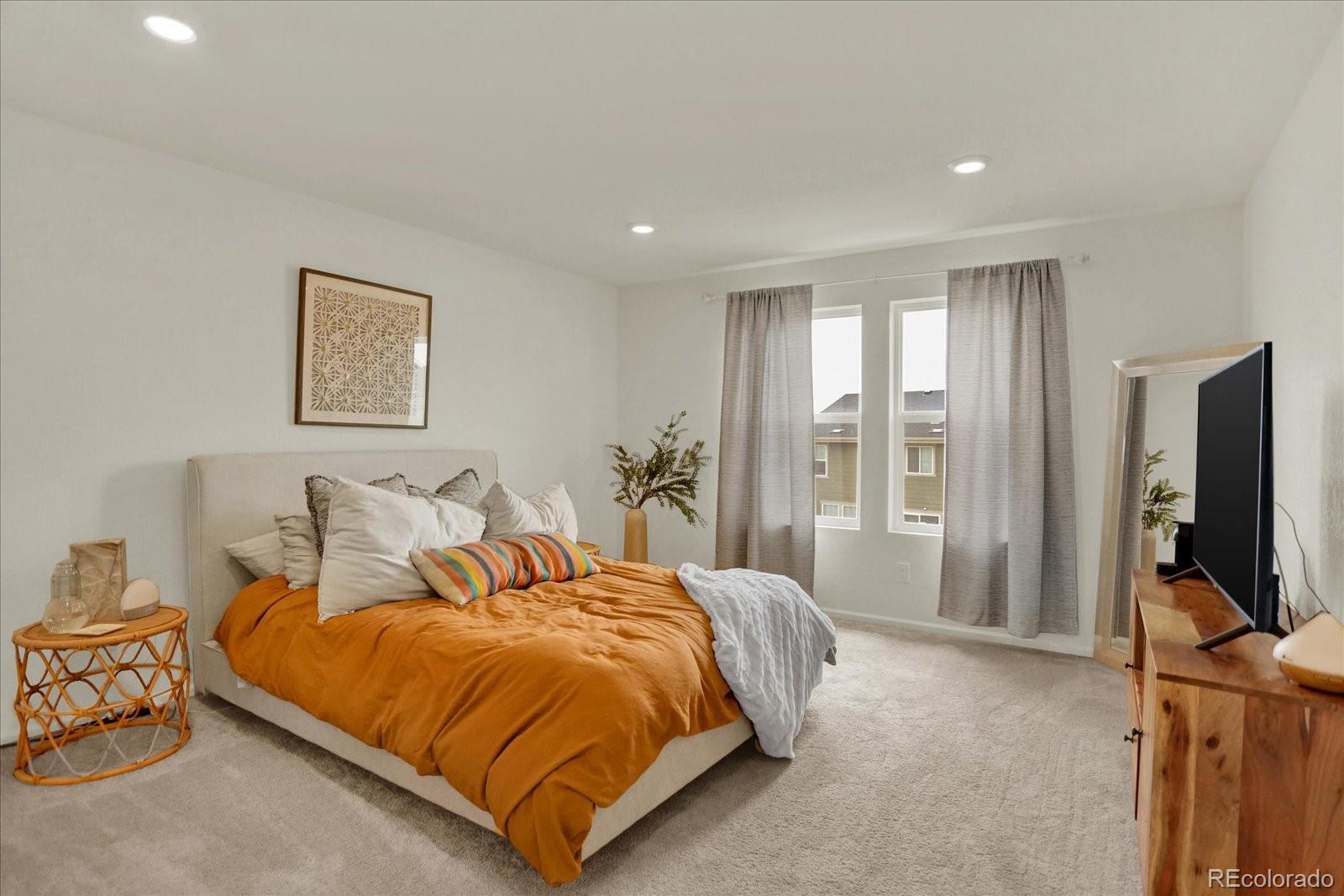 5921 N Liverpool Court