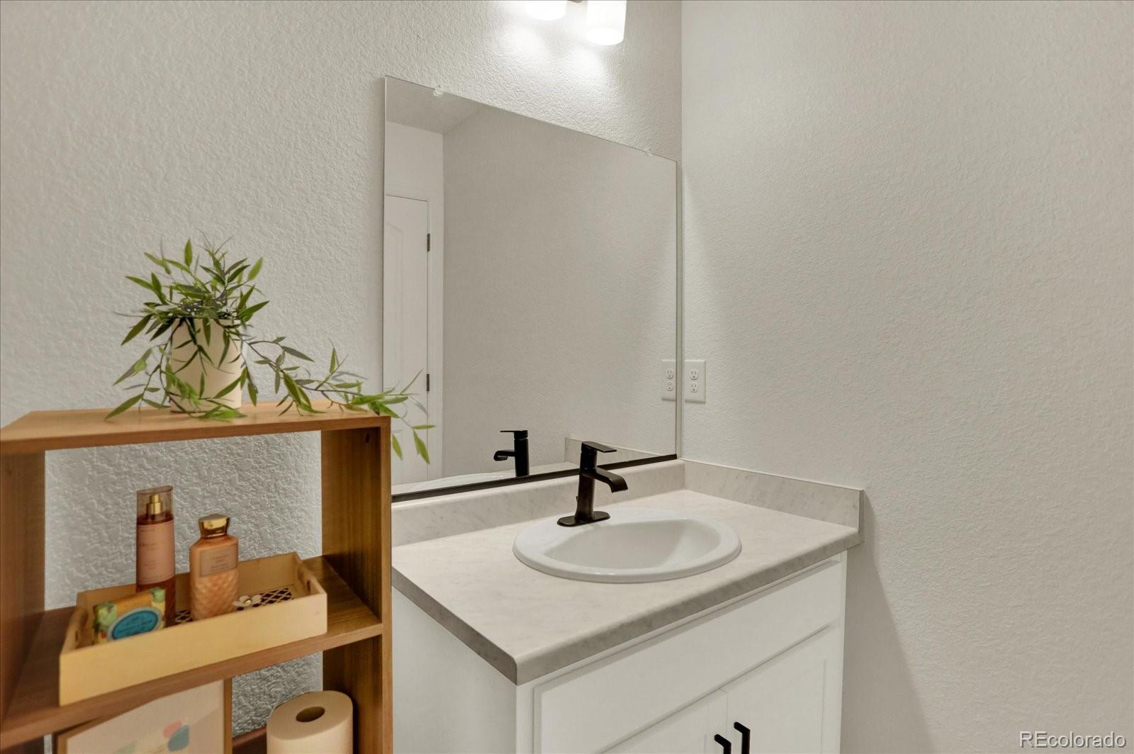 5921 N Liverpool Court