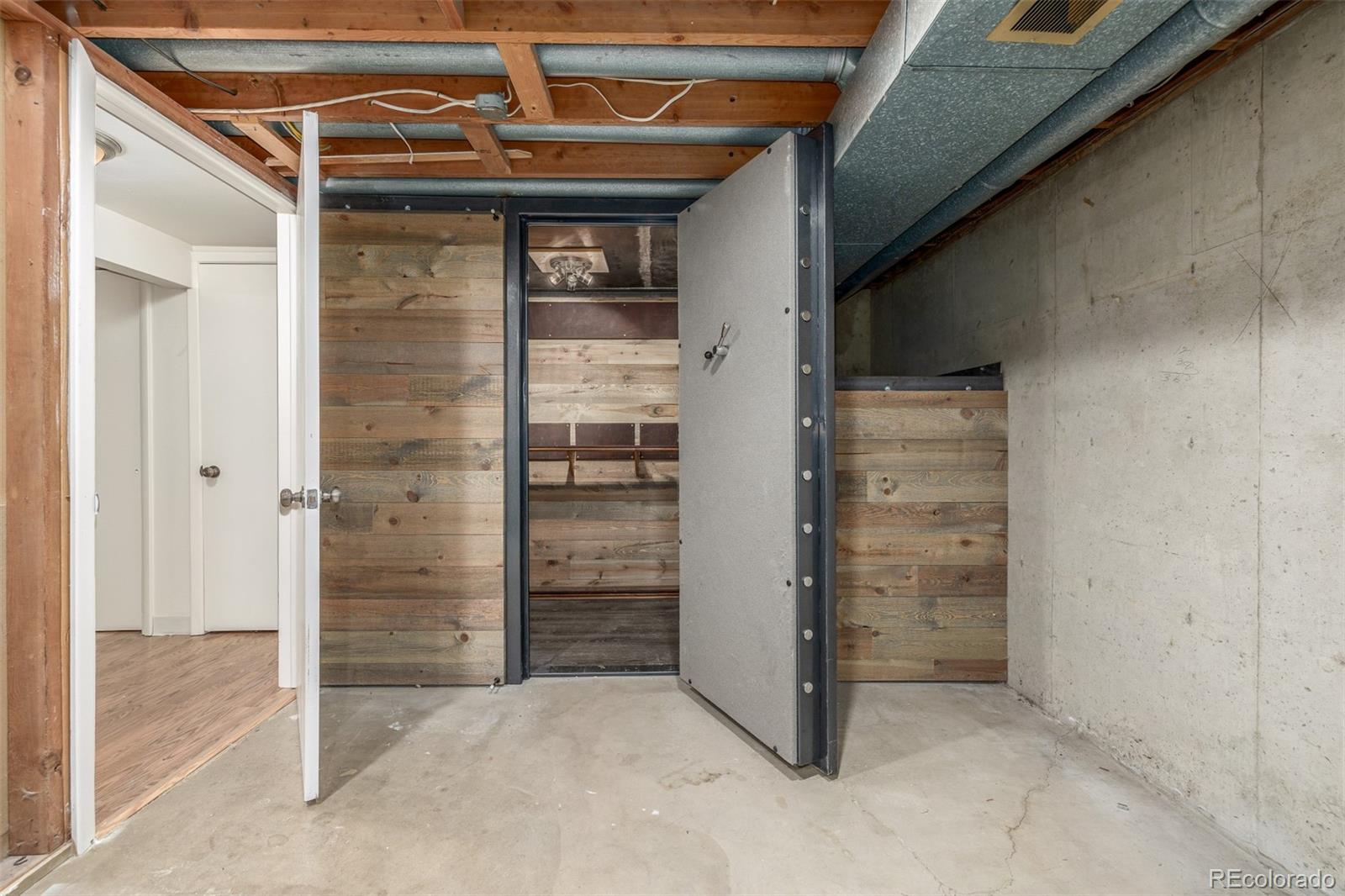 2644 S Krameria Street