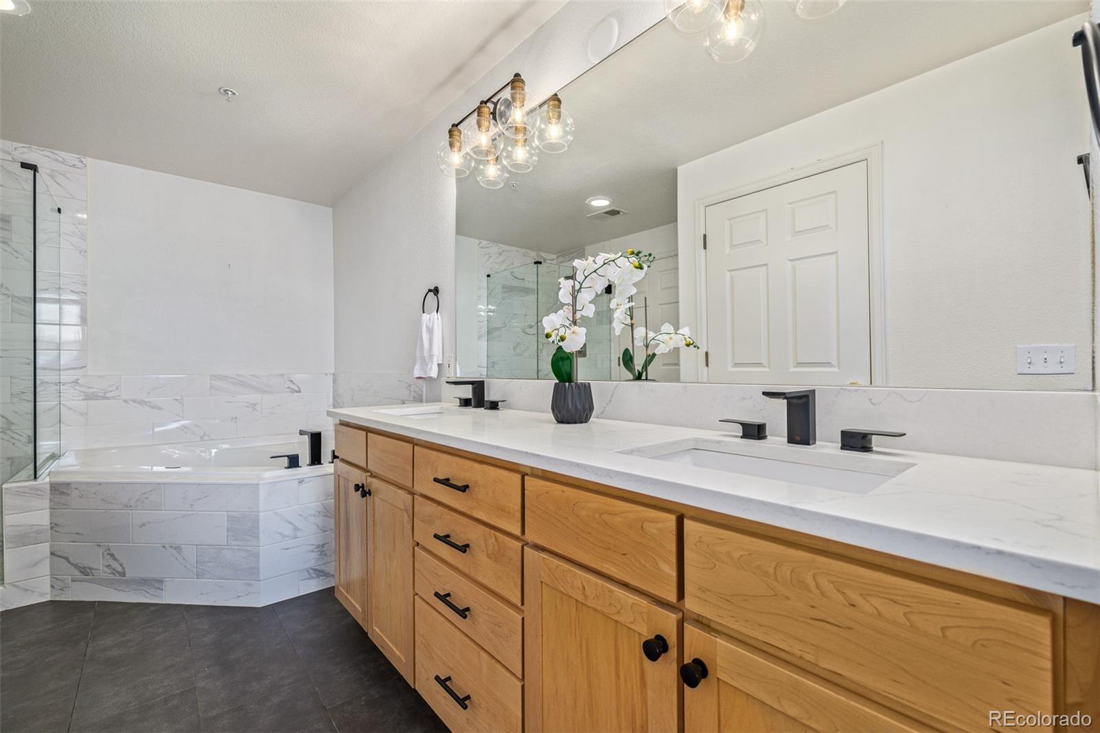 1747 N Pearl Street Unit: 207