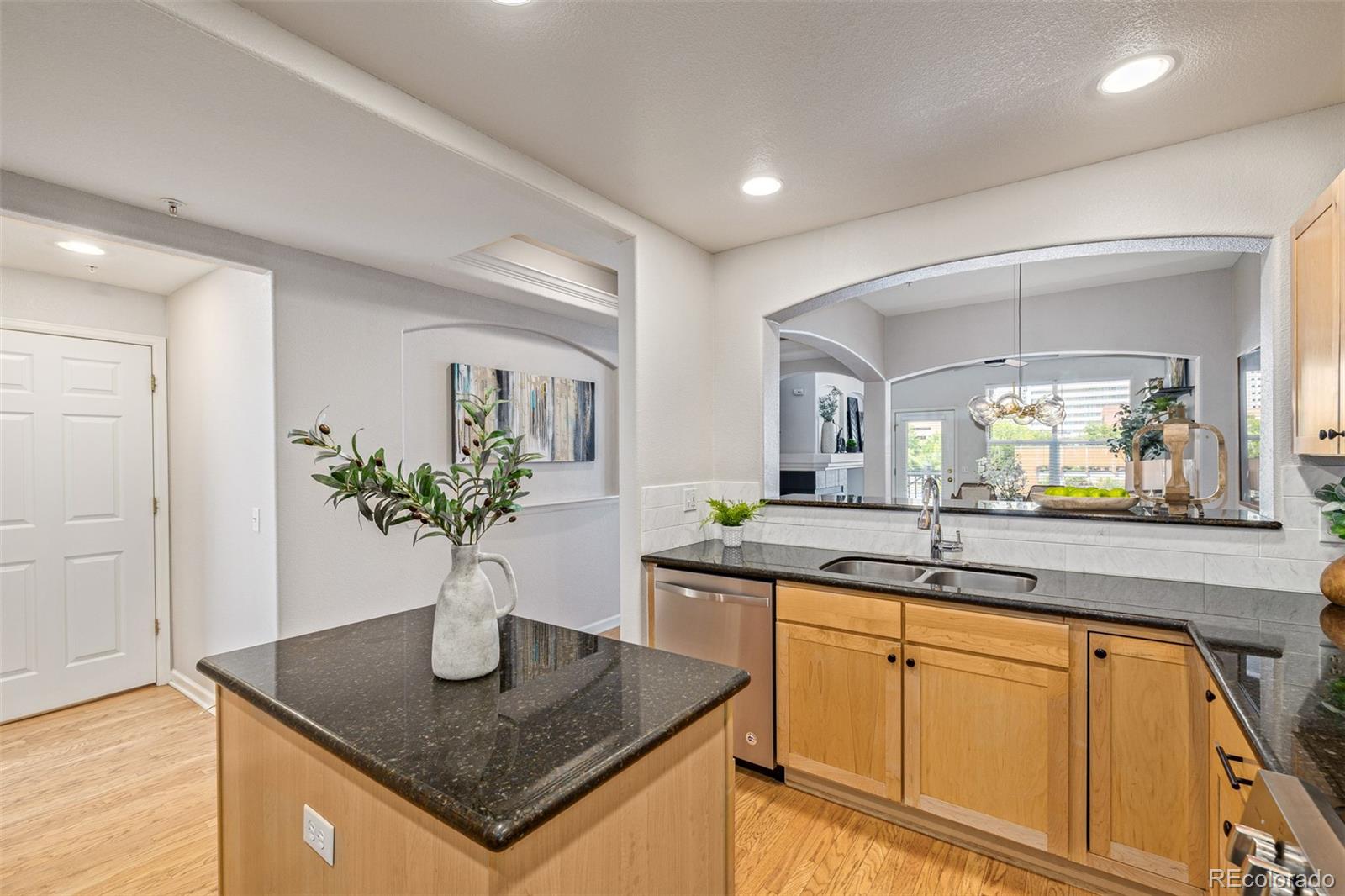 1747 N Pearl Street Unit: 207