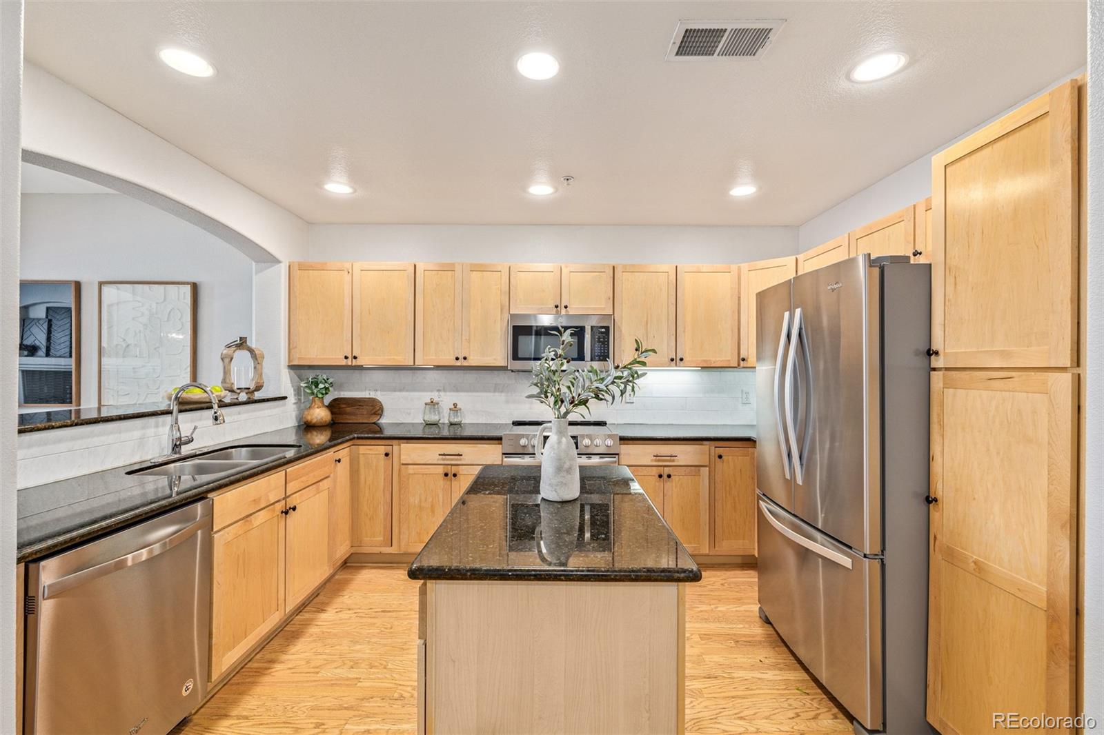 1747 N Pearl Street Unit: 207