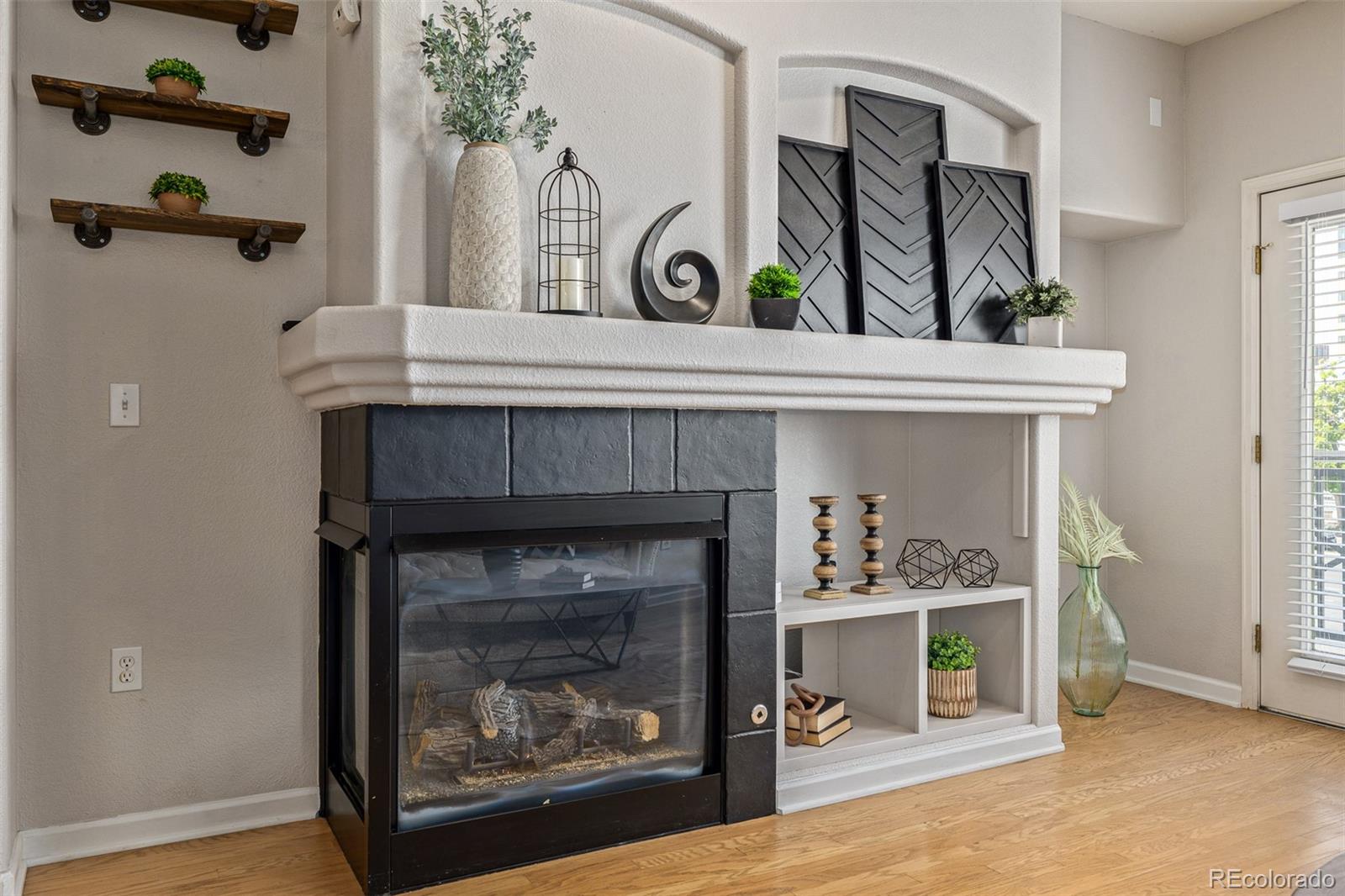 1747 N Pearl Street Unit: 207