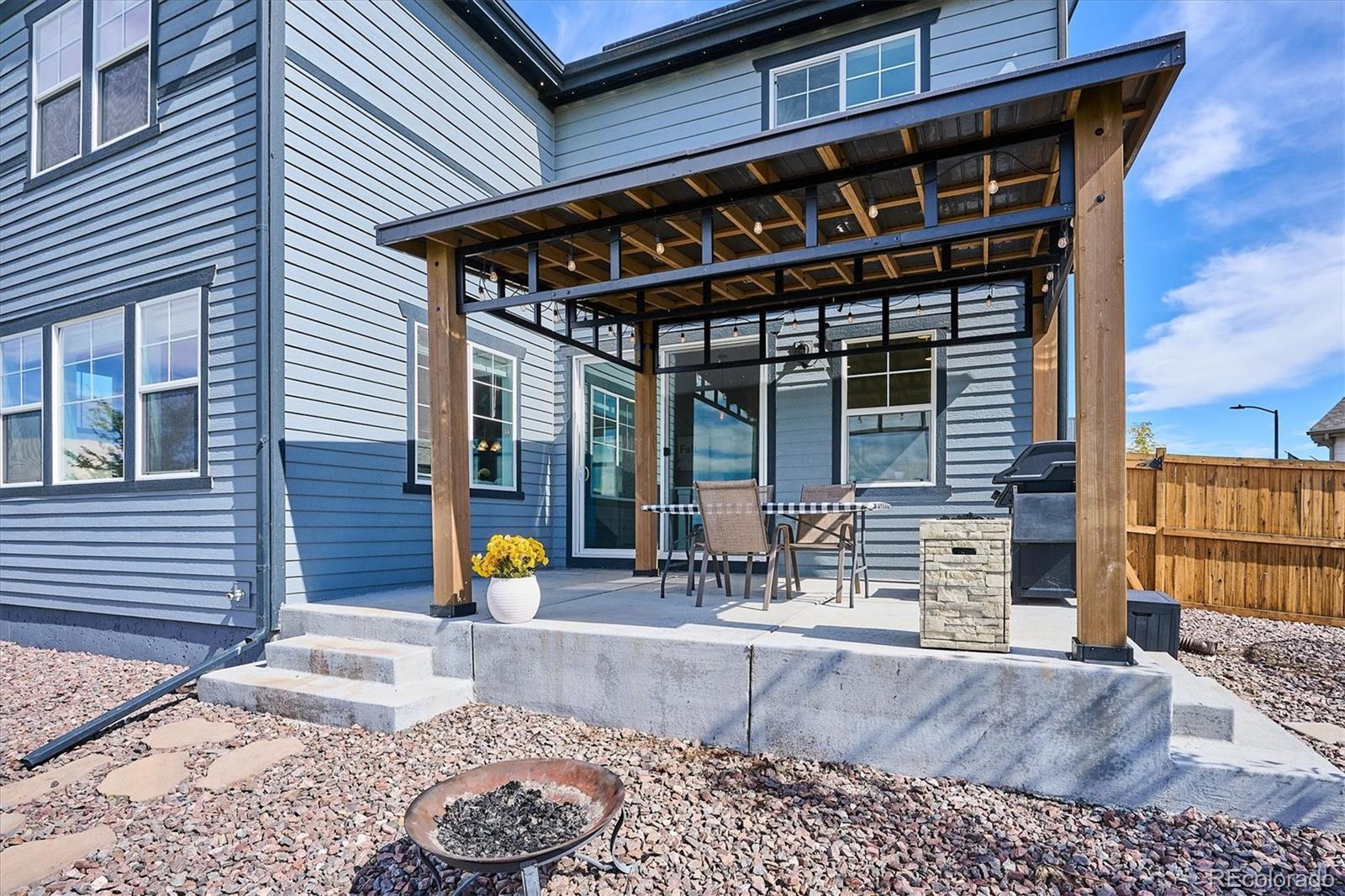 629 N Waterloo Court