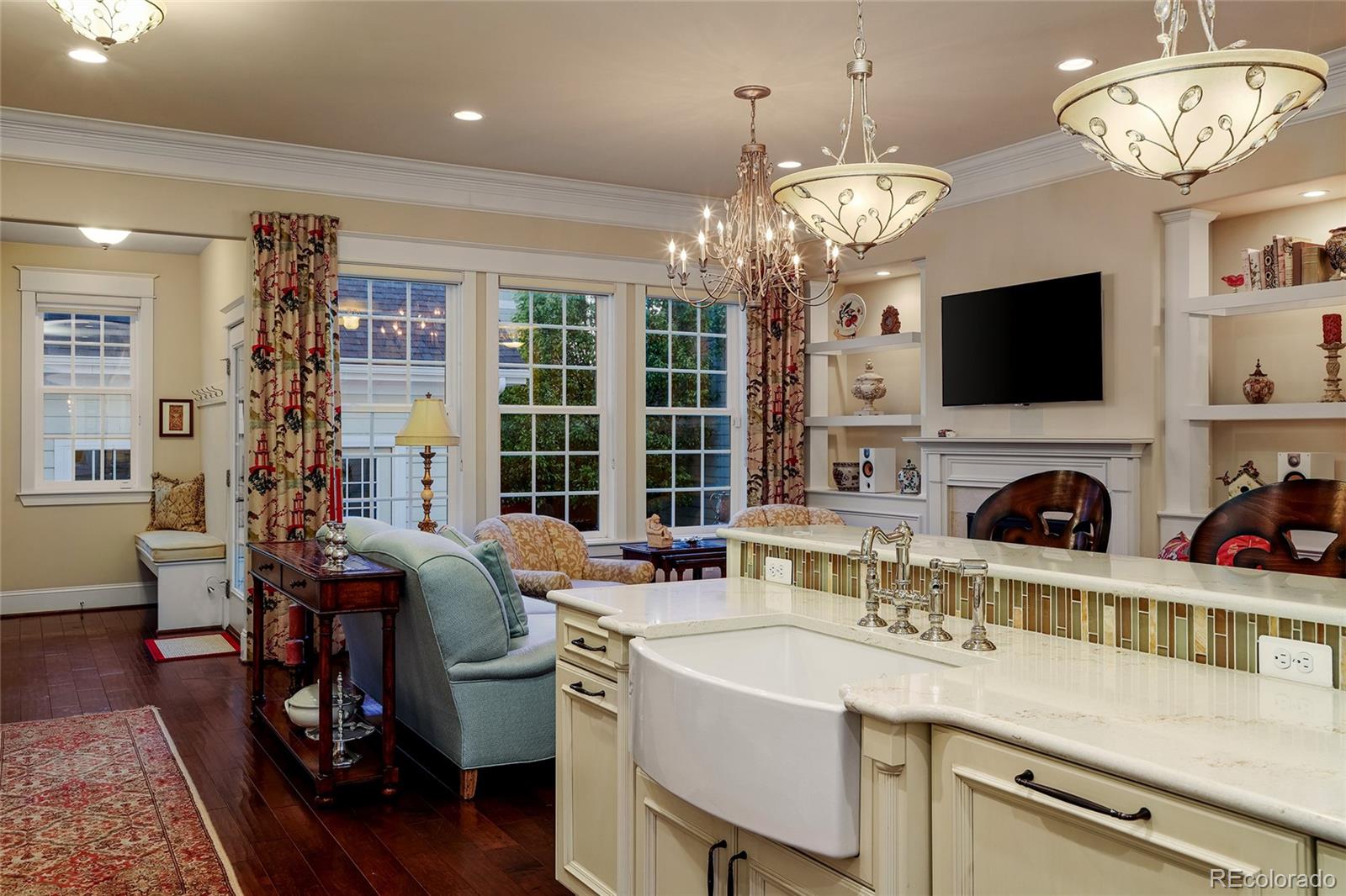 5073 Valentia Street