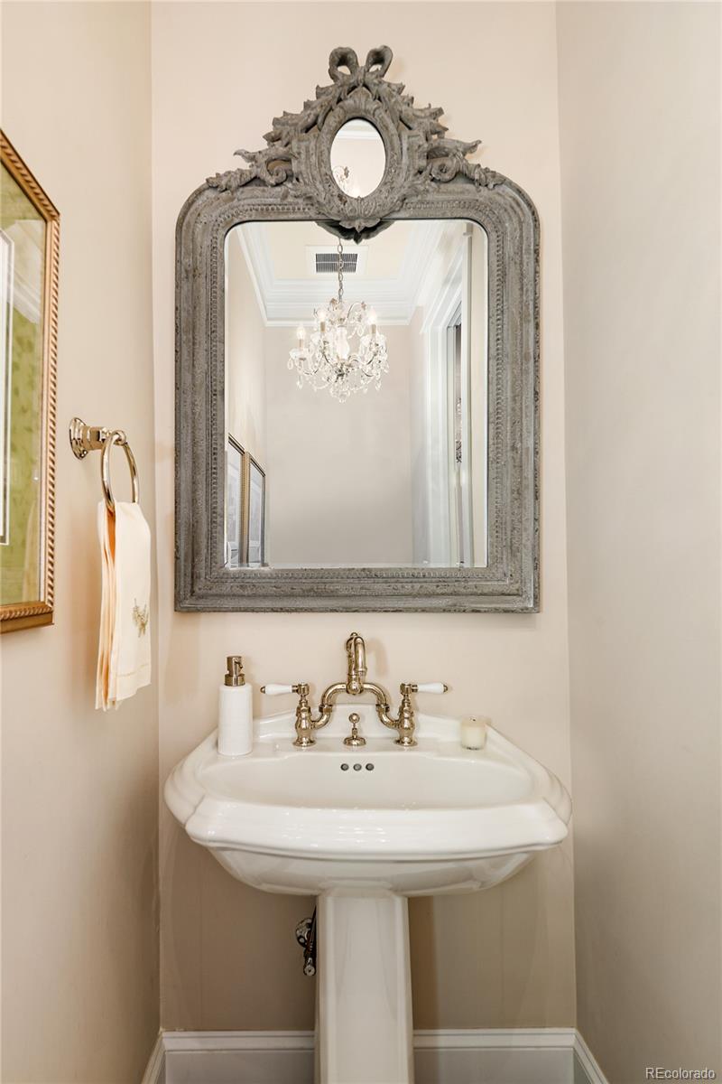 5073 Valentia Street