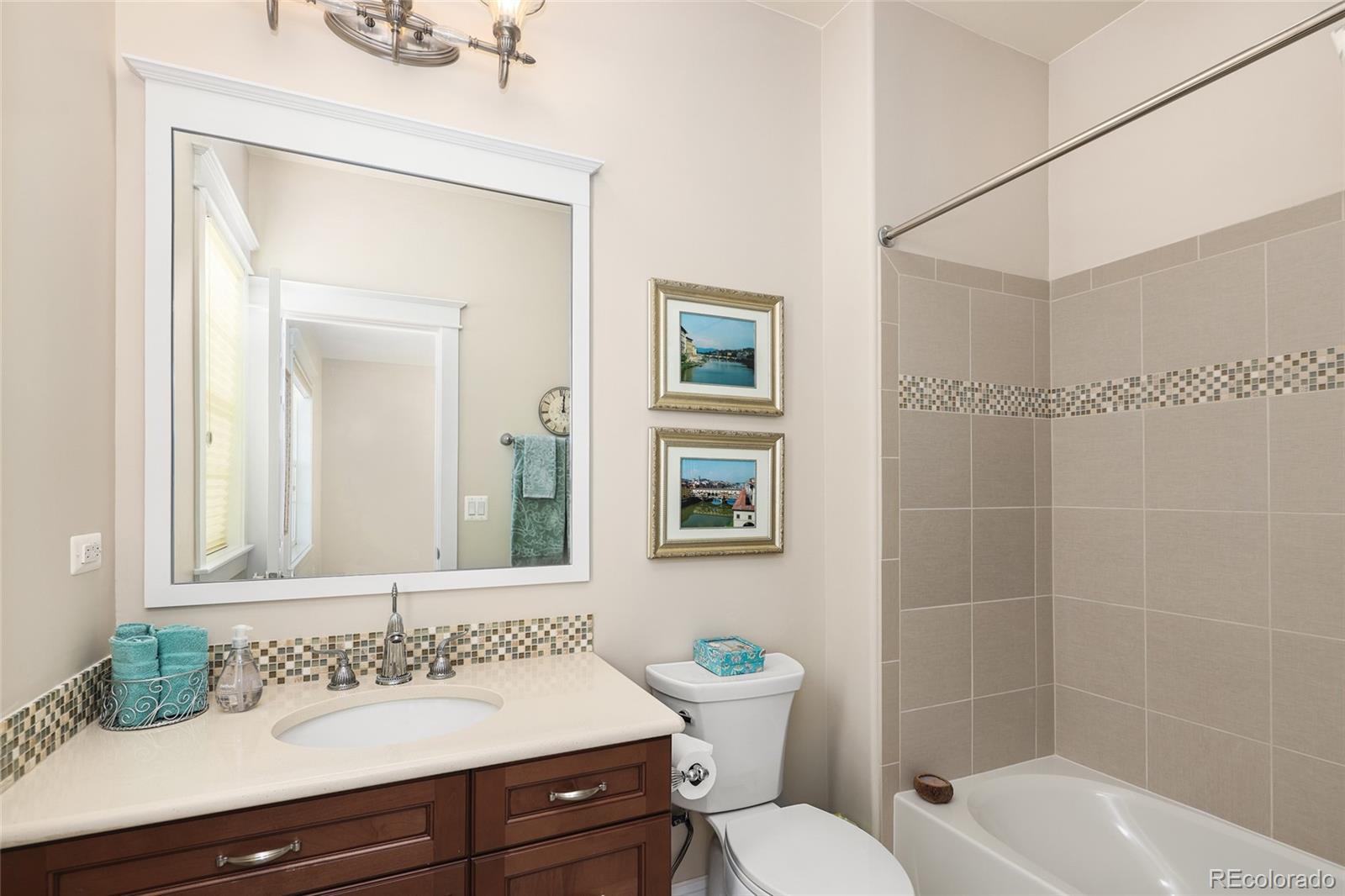 5073 Valentia Street