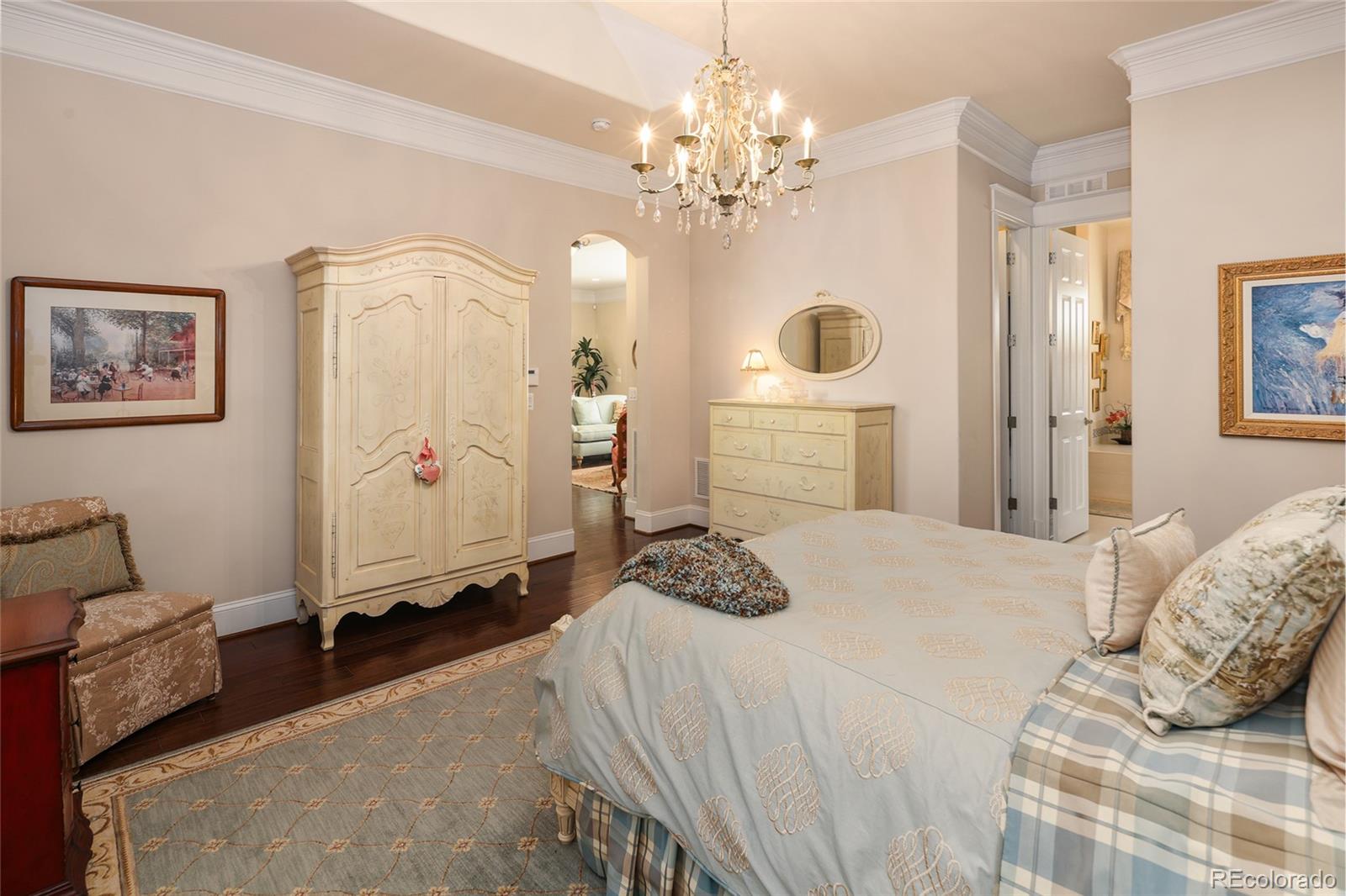 5073 Valentia Street