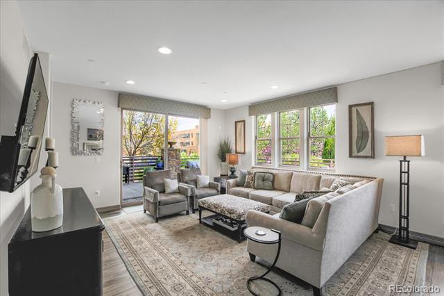 85 Rampart Way Unit: 206