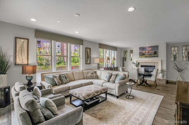 85 Rampart Way Unit: 206