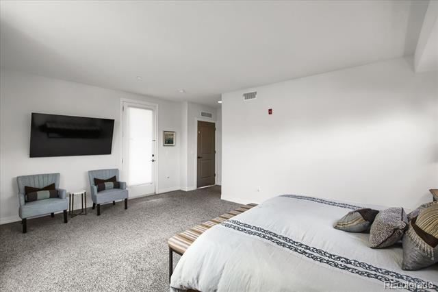 85 Rampart Way Unit: 206