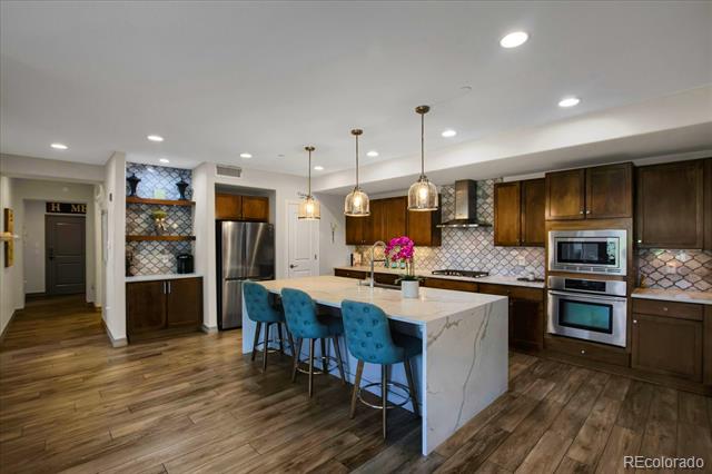 85 Rampart Way Unit: 206