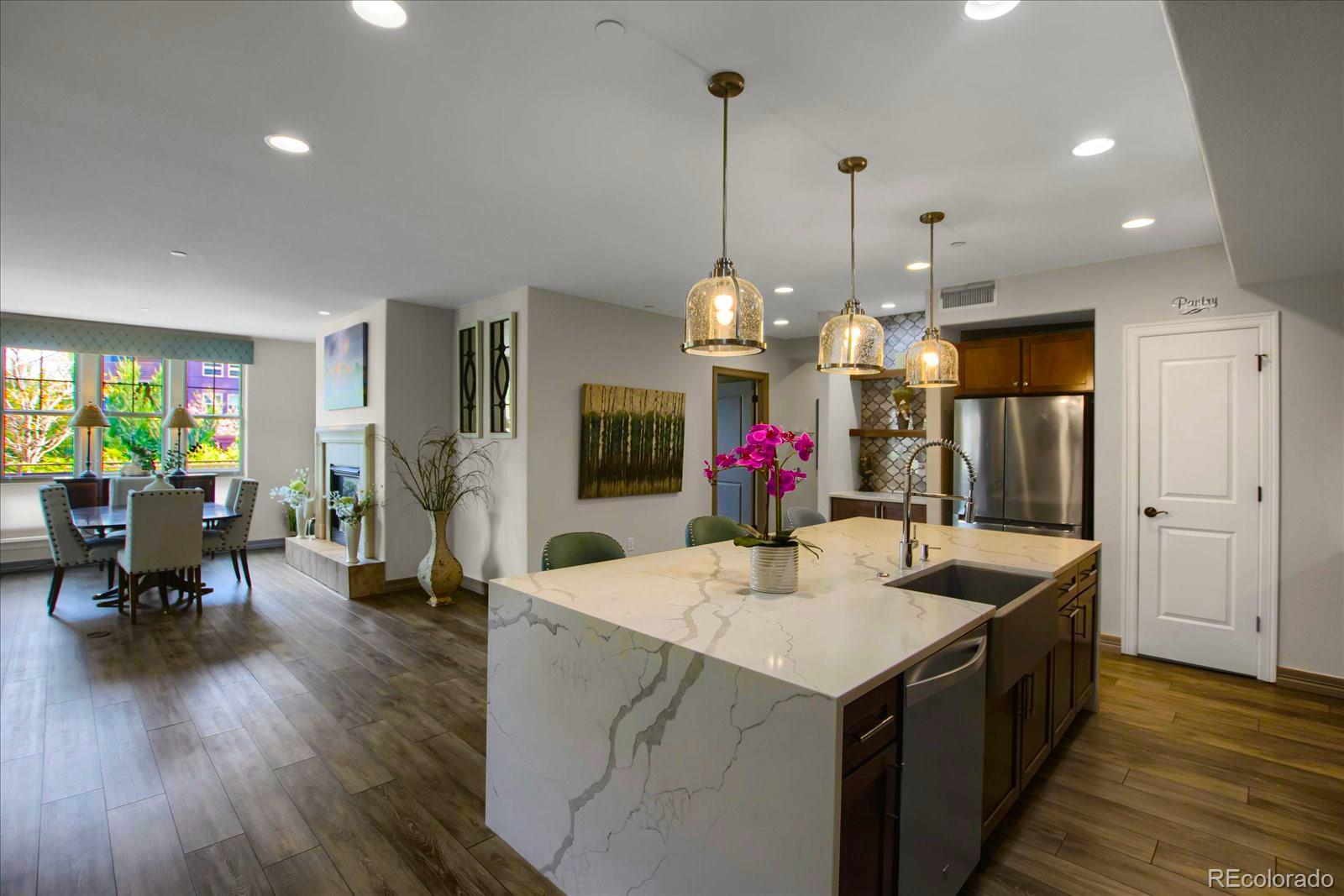 85 Rampart Way Unit: 206