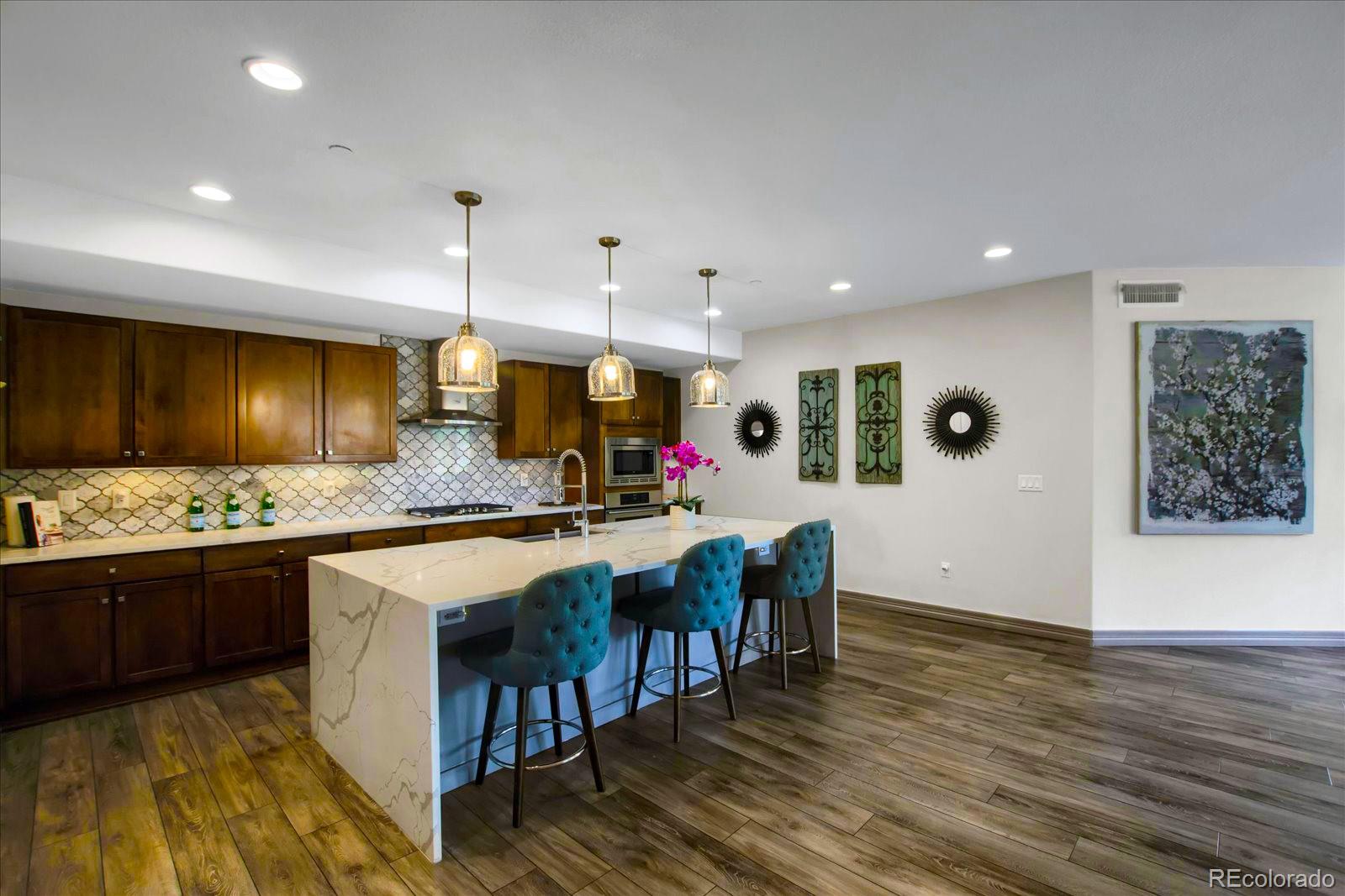 85 Rampart Way Unit: 206