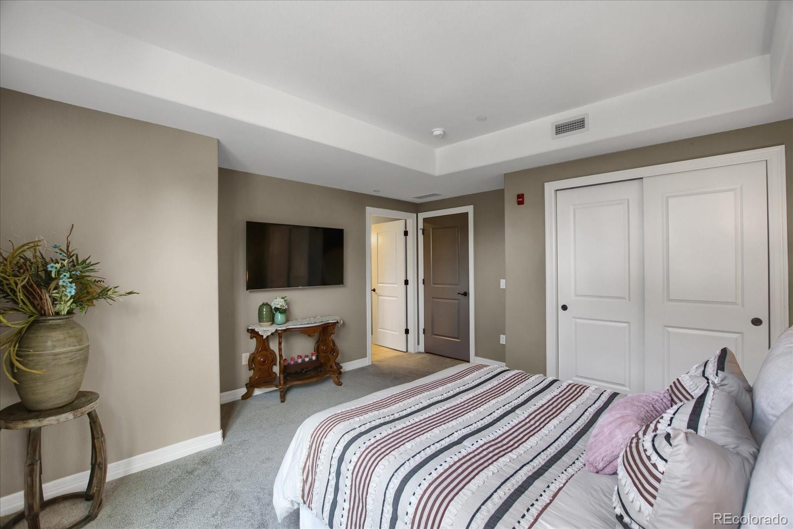 85 Rampart Way Unit: 206