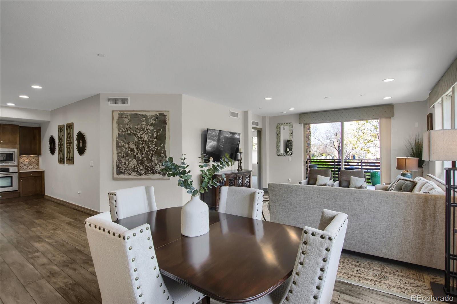 85 Rampart Way Unit: 206