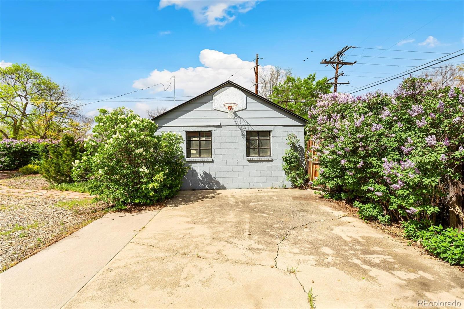 2492 Lamar Street