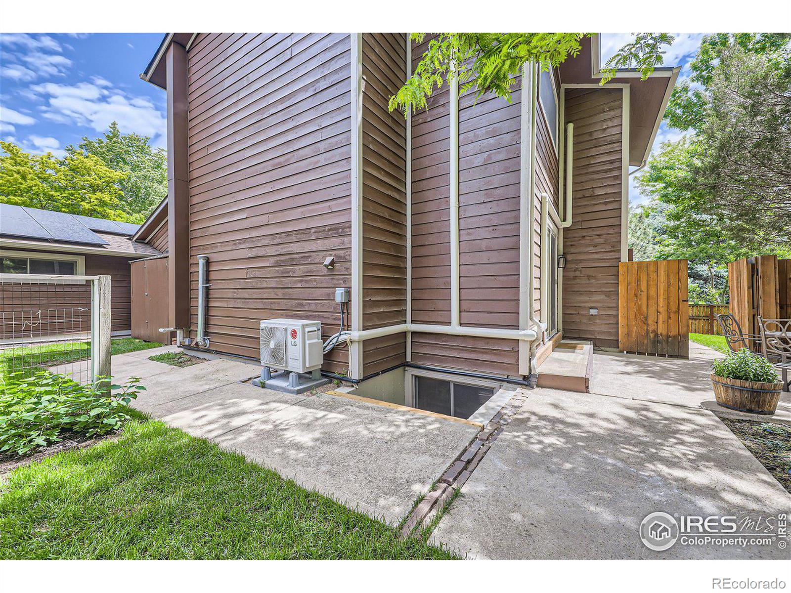 2242 Juniper Court
