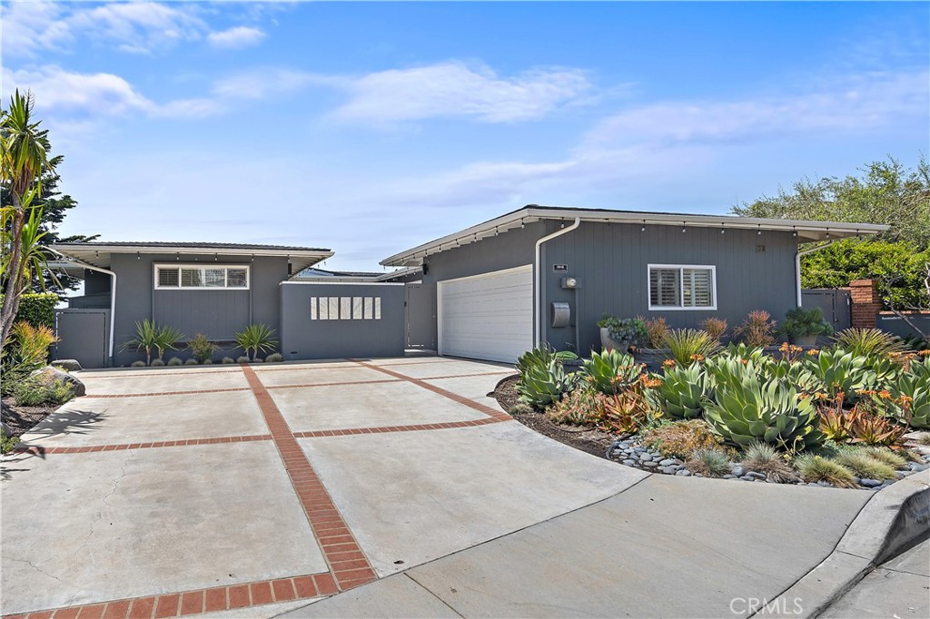 1816 Calle De Los Alamos