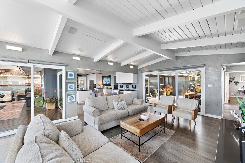 1816 Calle De Los Alamos