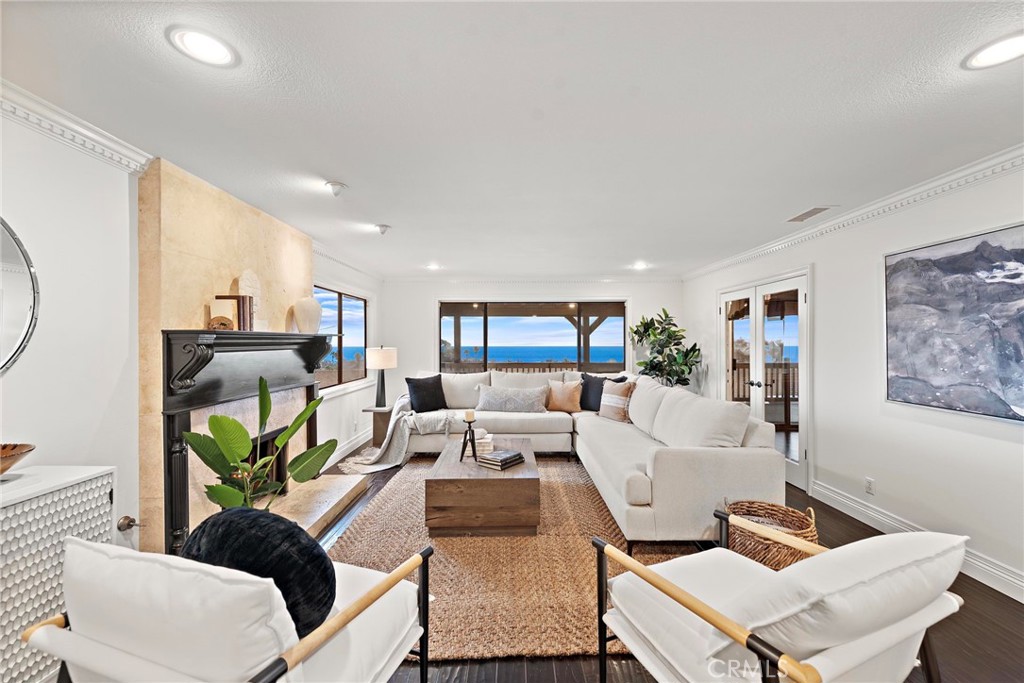 176 E Avenida Cordoba