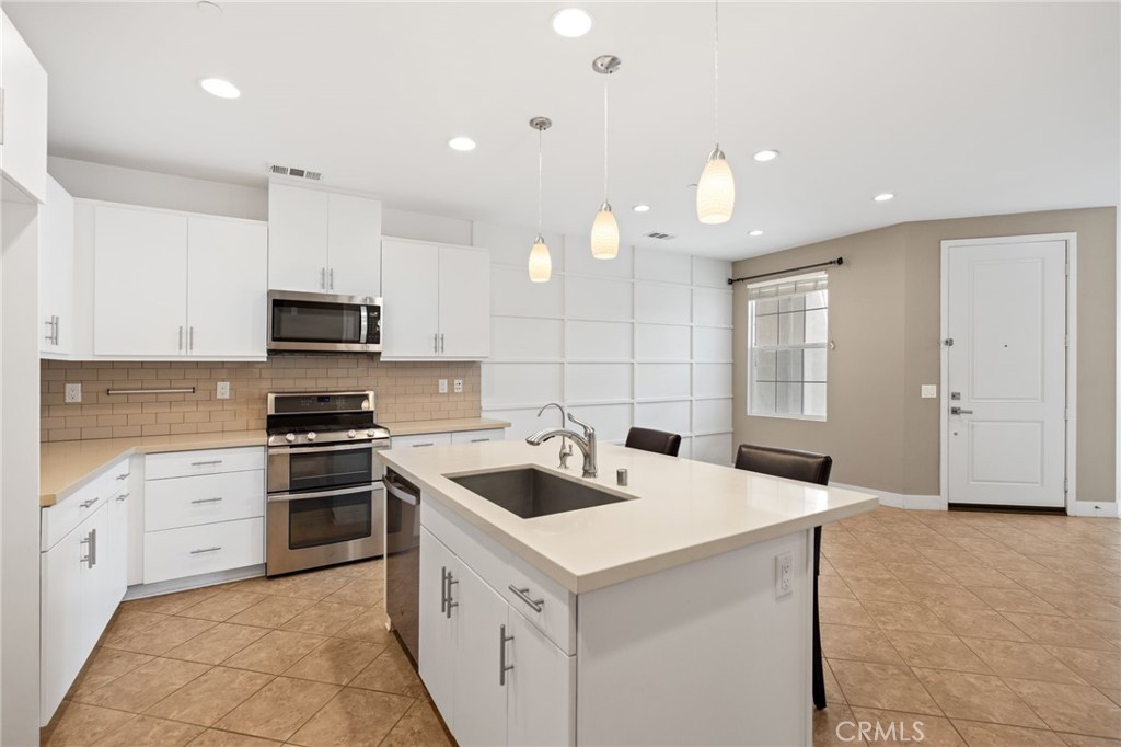 16 Fenix Street