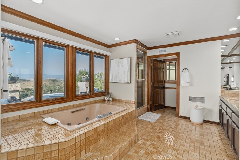 868 Avenida Acapulco