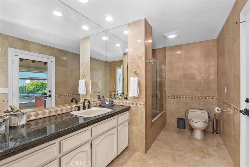 868 Avenida Acapulco