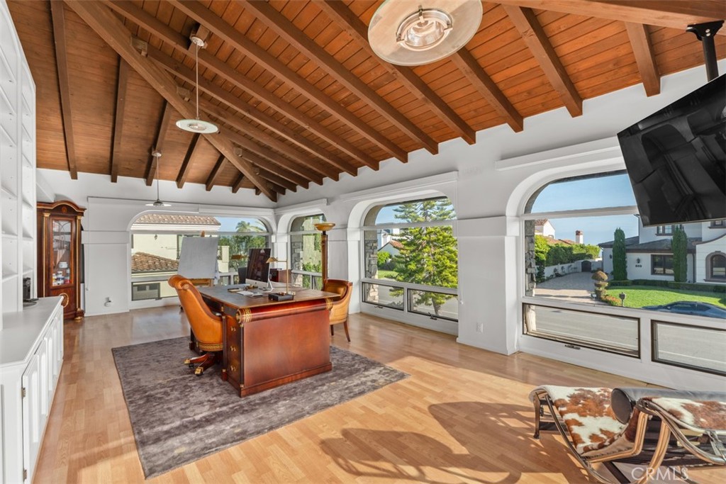 868 Avenida Acapulco