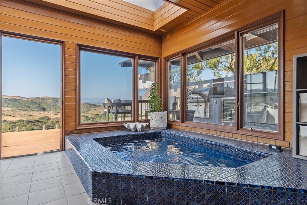 868 Avenida Acapulco