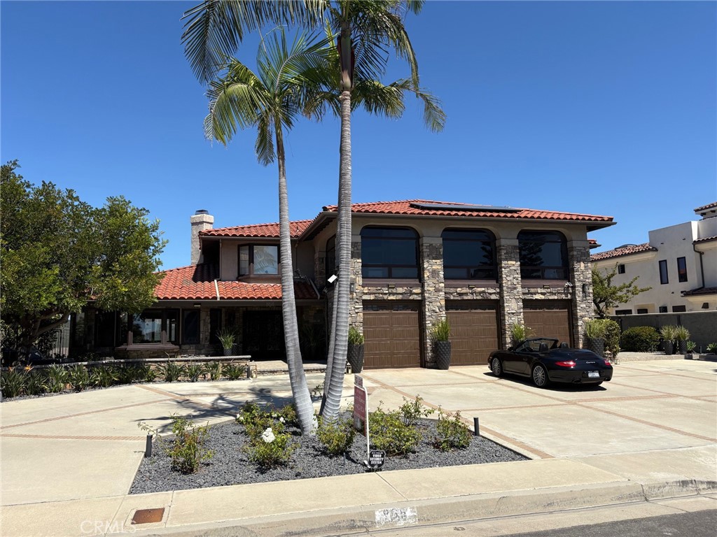 868 Avenida Acapulco