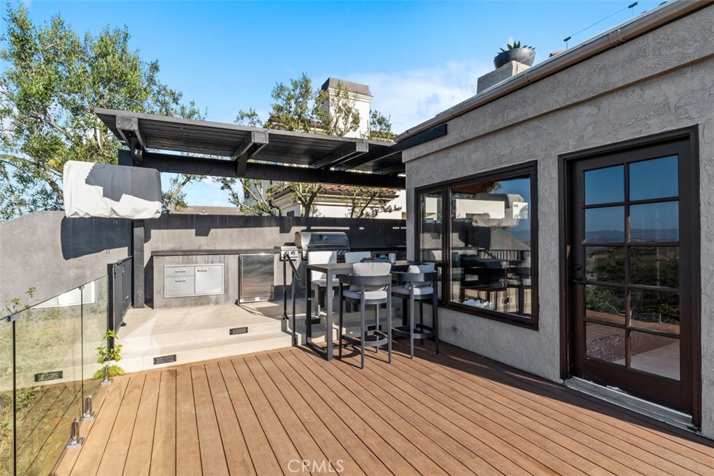 868 Avenida Acapulco