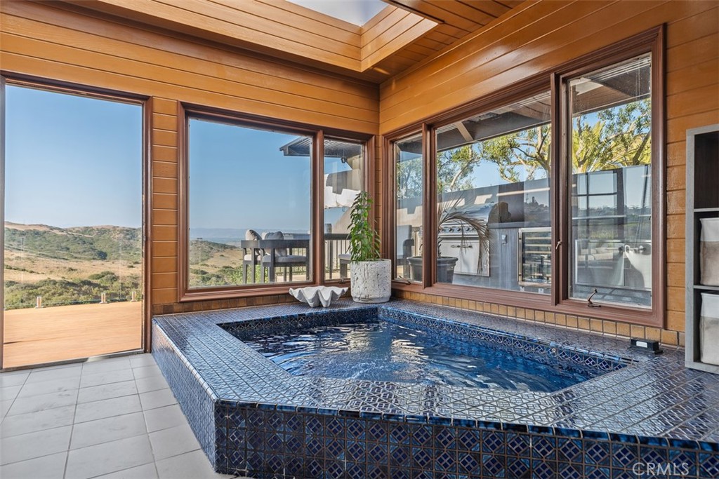 868 Avenida Acapulco