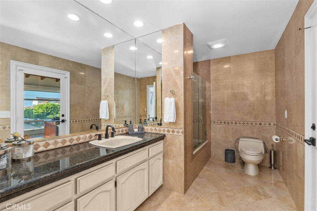 868 Avenida Acapulco