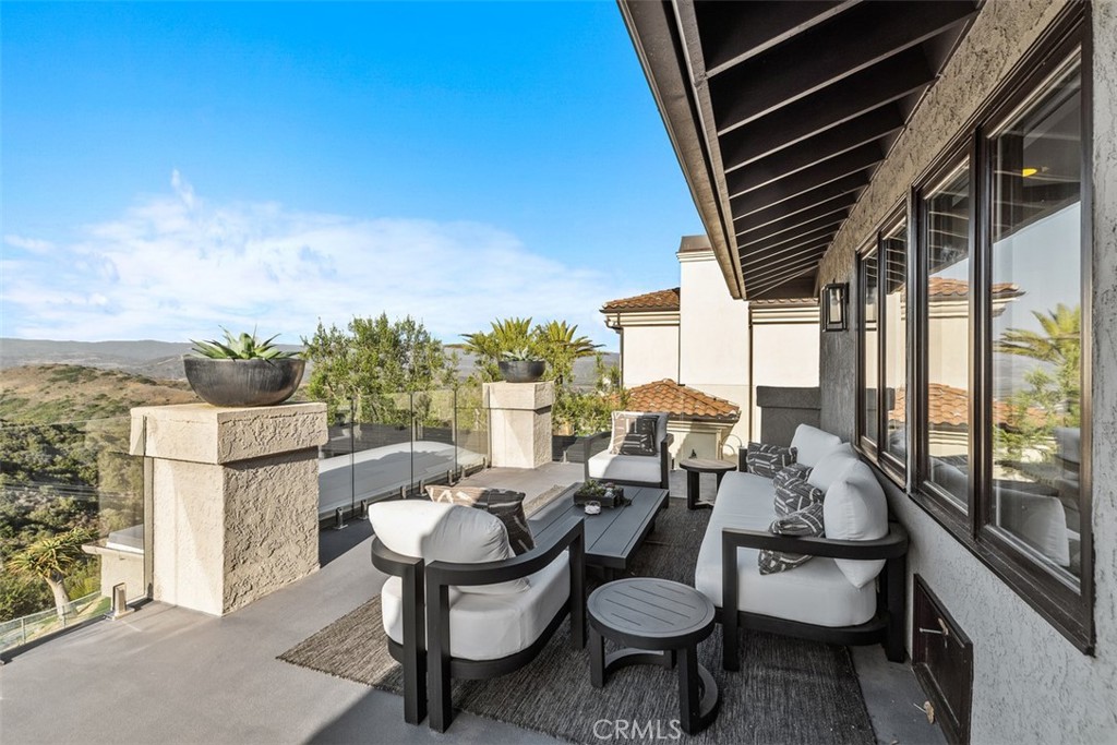 868 Avenida Acapulco