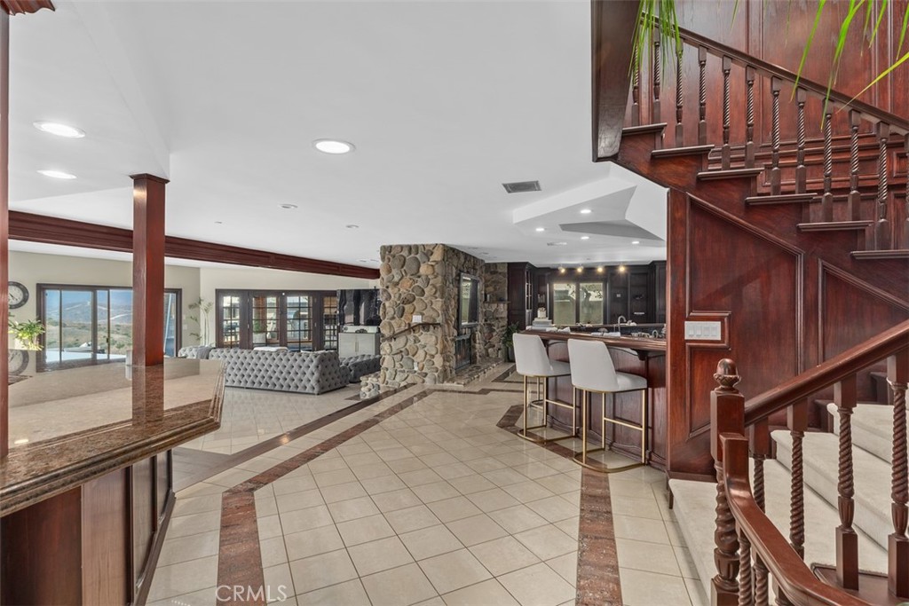 868 Avenida Acapulco