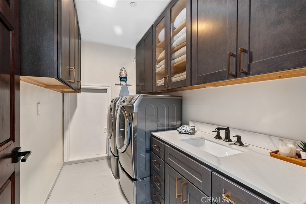 868 Avenida Acapulco