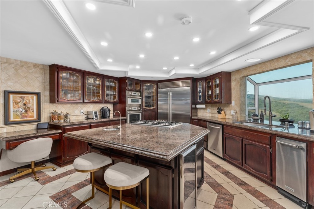 868 Avenida Acapulco