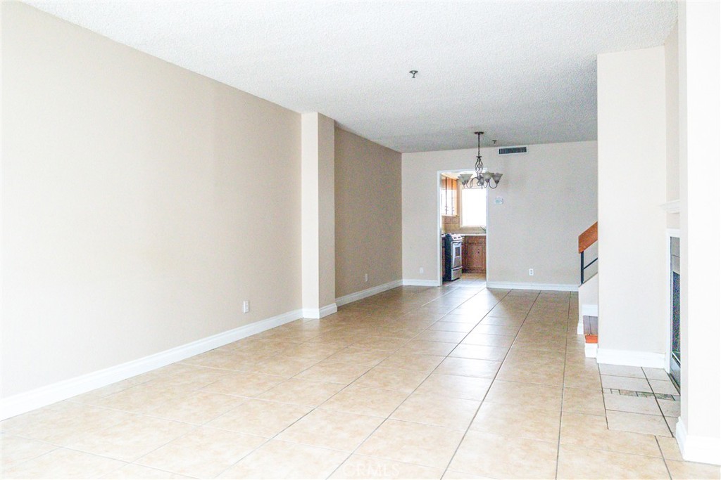 225 S Redwood Avenue 19