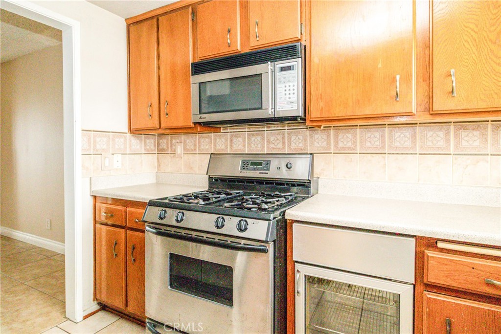 225 S Redwood Avenue 19