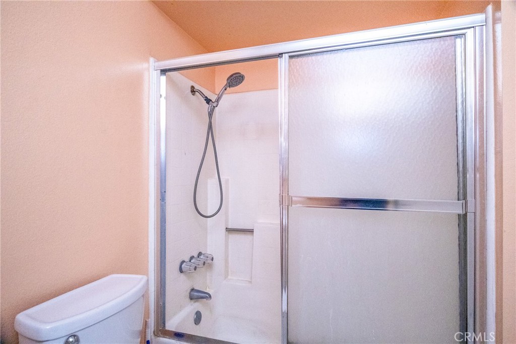 225 S Redwood Avenue 19