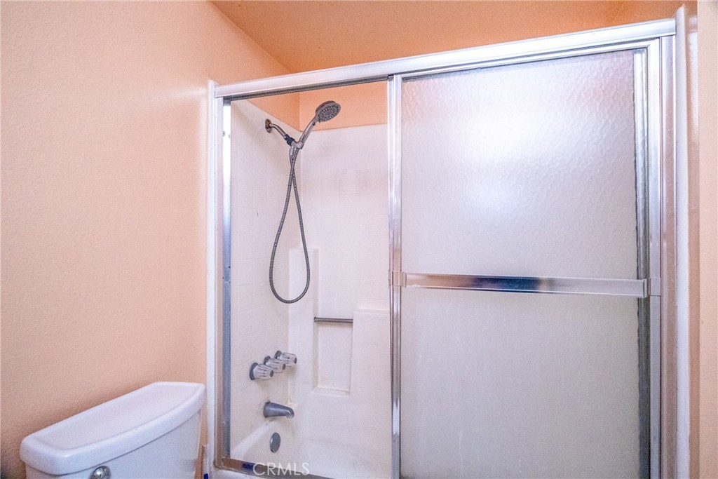 225 S Redwood Avenue 19