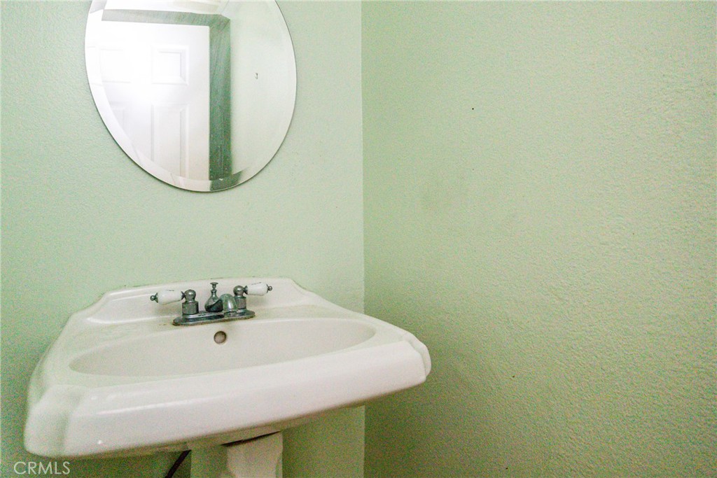 225 S Redwood Avenue 19